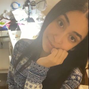 this girl, she’s kinda short, fits like a sweater.